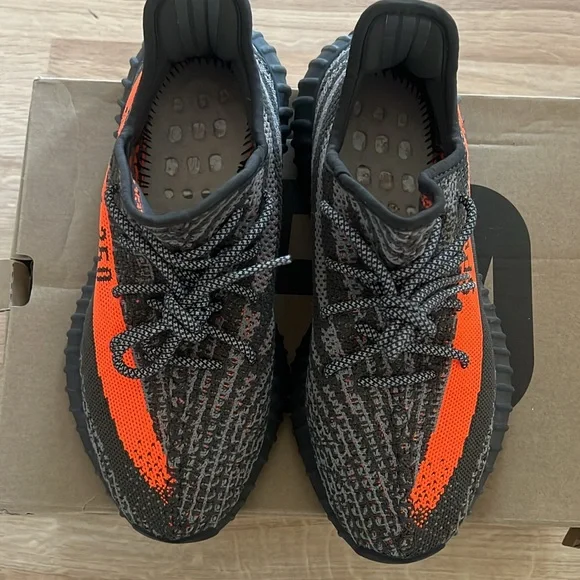 adidas gazelle silver green womens Adidas Yeezy 350 V2 Carbon Beluga